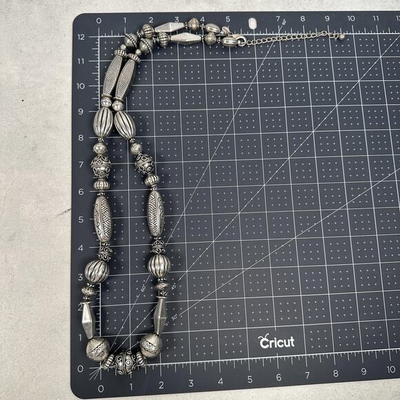 Chico's Silver Tone Beaded Statement Necklace Womens Adjustable Boho Textured - Picture 8 of 8